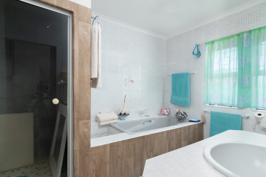 4 Bedroom Property for Sale in Velddrif Western Cape